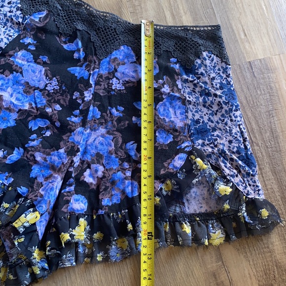 Free People printed shorts size 2 - Picture 12 of 14